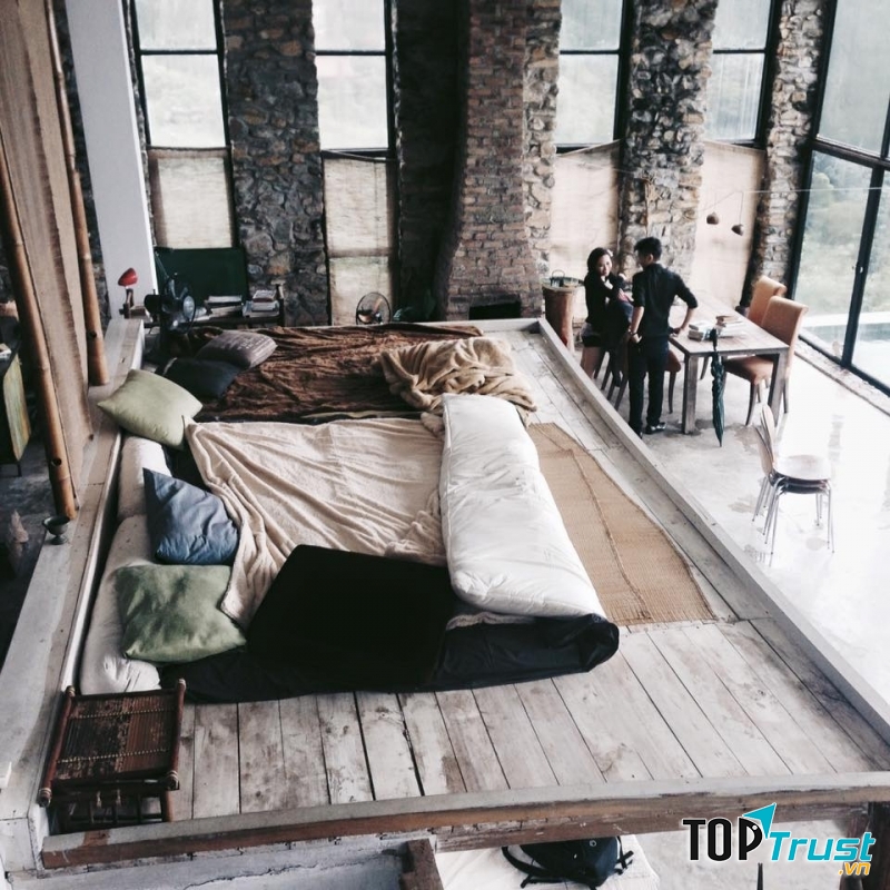 Chất mộc mạc len lỏi vào từng ngõ cách của homestay này