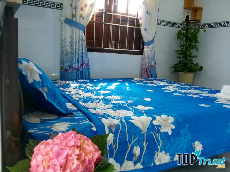 Phòng ở với quy chuẩn 4 người/ phòng có máy lạnh, nước nóng lạnh, wifi