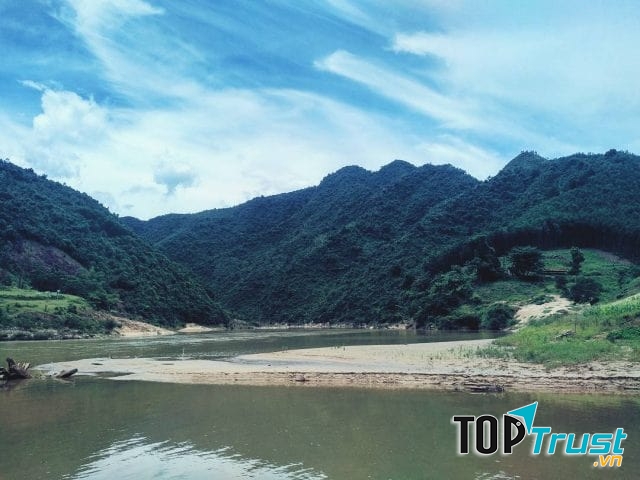 Hòn Kẽm Đá Dừng