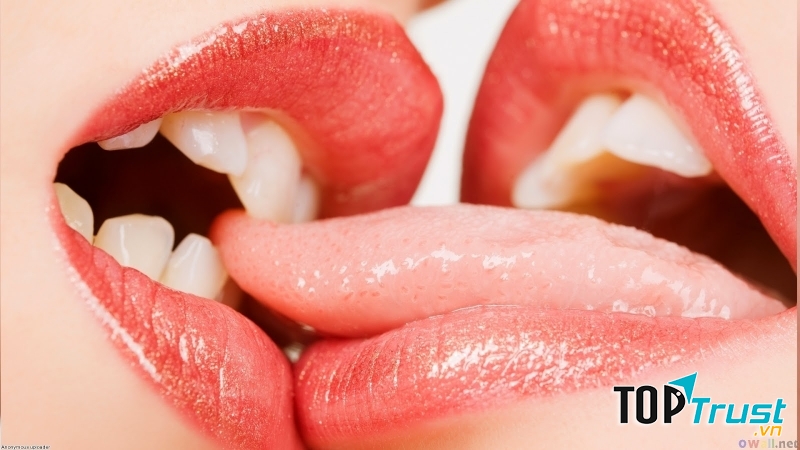 Khi đã là của nhau, hãy trao cho nhau những nụ hôn ngọt ngào nhất