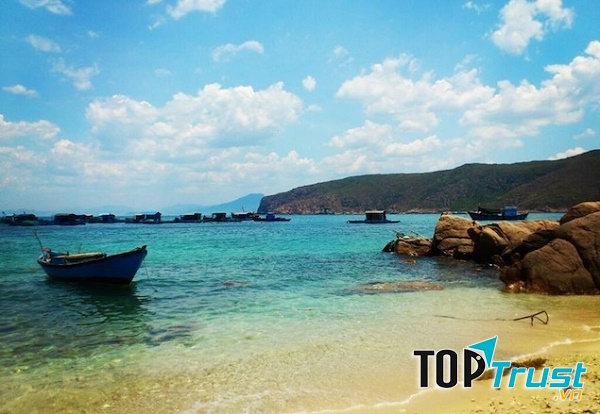 Lặn biển ngắm sao biển, san hô