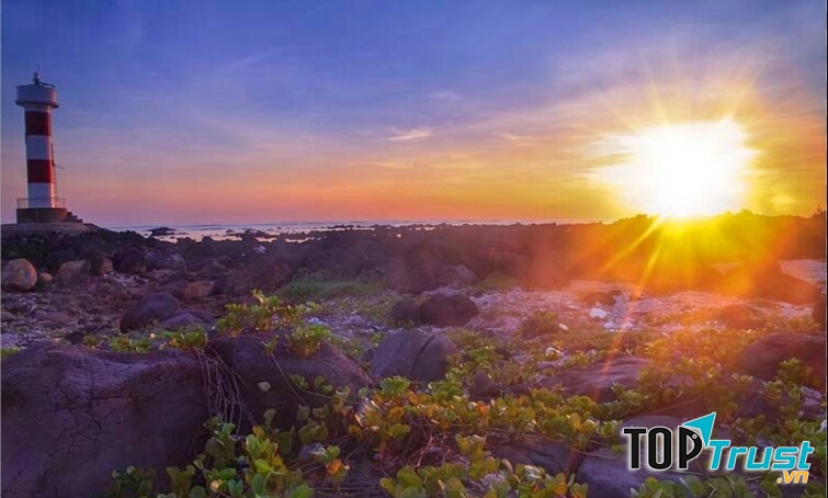 Hòn Mù Cu nơi ngắm bình minh đẹp nhất ở Lý Sơn