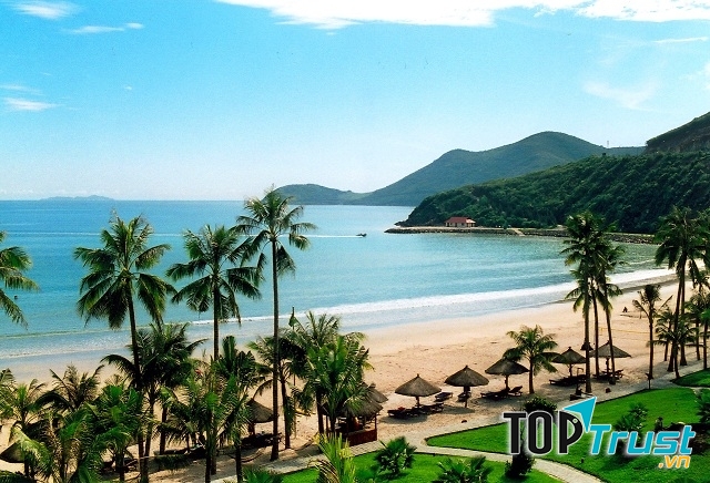 Hòn Rơm quyến rũ trong mắt khách du lịch