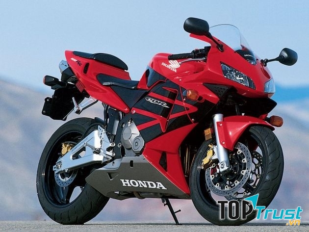 Giá bán Honda CBR600RR: 500.000.000 đồng