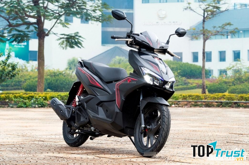 Xe Honda Air Blade màu đen nhám.