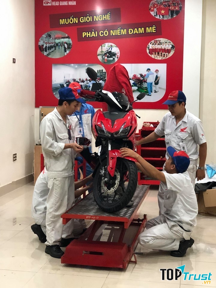 Tại Honda Giang Nhàn có khu vực bảo trì, sữa chữa, được trang bị đầy đủ trang thiết bị hiện đại