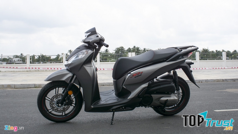 Honda SH 300i – Giá: 270 triệu đồng