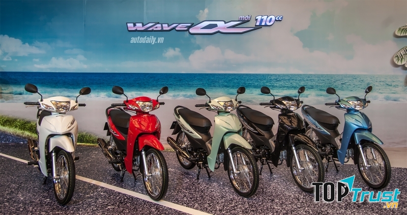 Bên cạnh những màu sắc quen thuộc bao gồm: Đỏ, Xanh, Đen và Trắng, Honda Việt Nam nay bổ sung thêm màu Xanh Ngọc trẻ trung nổi bật làm đa dạng hơn