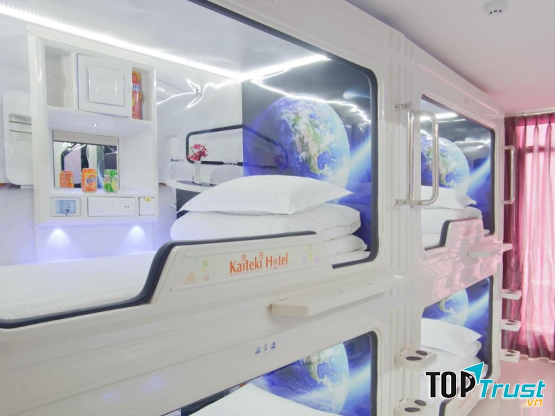 Khách sạn Con Nhộng