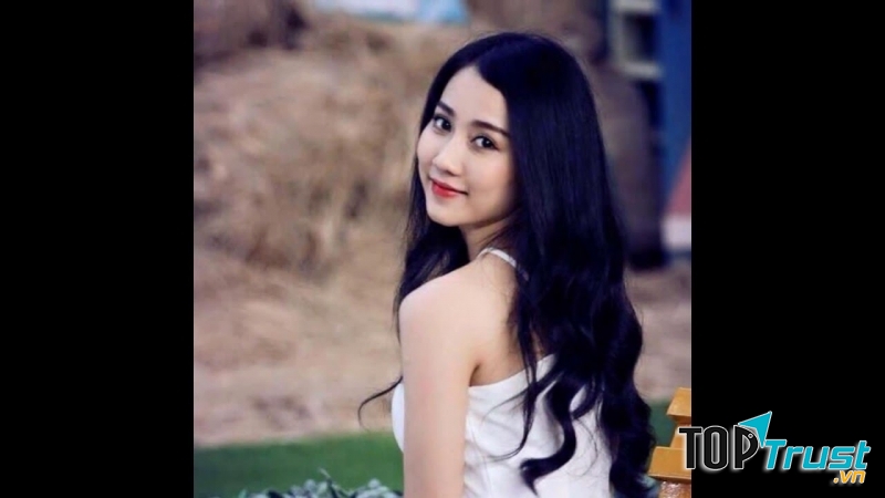 Cận cảnh vẻ đẹp của Hồng Loan