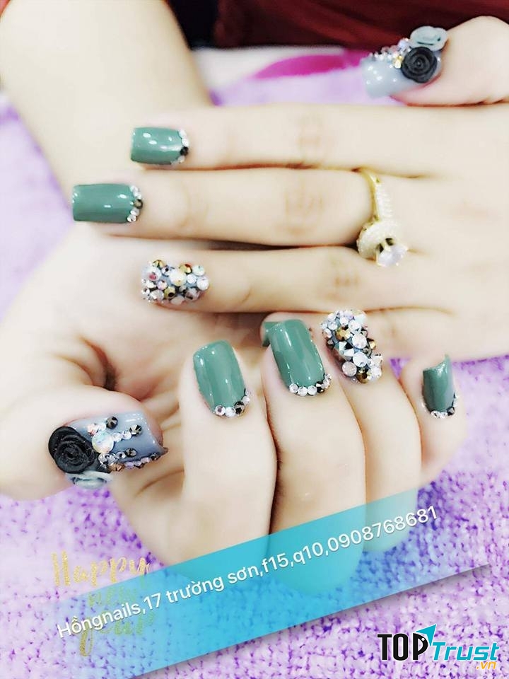 Mẫu nail sang trọng đang được ưa chuộng tại Hồng Nails