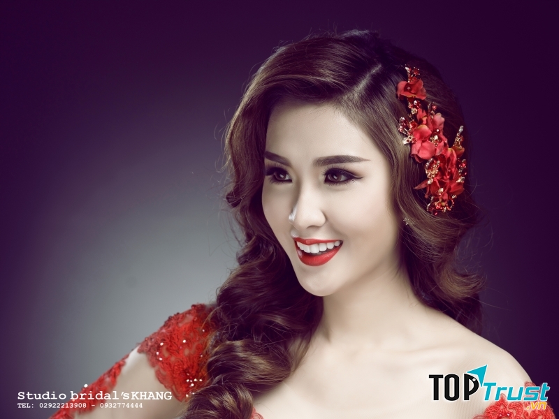 Hồng Nguyễn Make Up