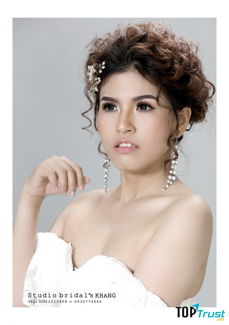 Hồng Nguyễn Make Up