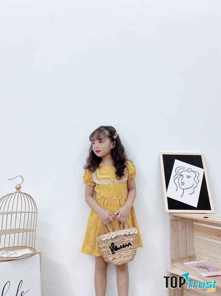 Hồng Nhung Kid Doremon luôn có các mẫu đầm ngọt ngào cho bé gái