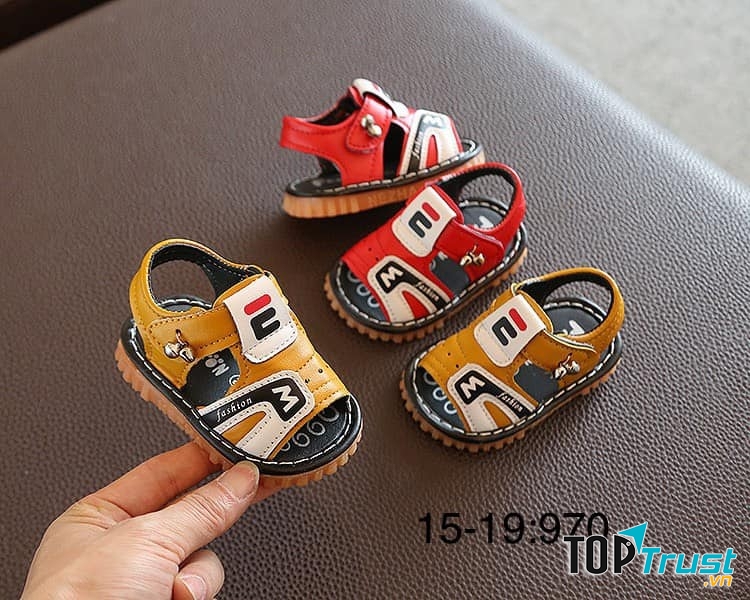 Ngoài quần áo, giày dép của Shop cũng rất đa dang