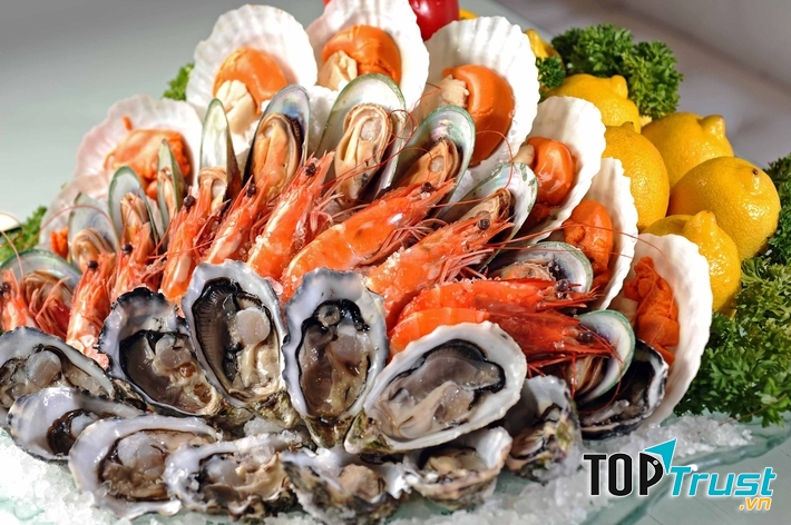 Những món ăn ở đây được chế biến dẫn dã, đơn giản nhưng không kém phần hấp dẫn.