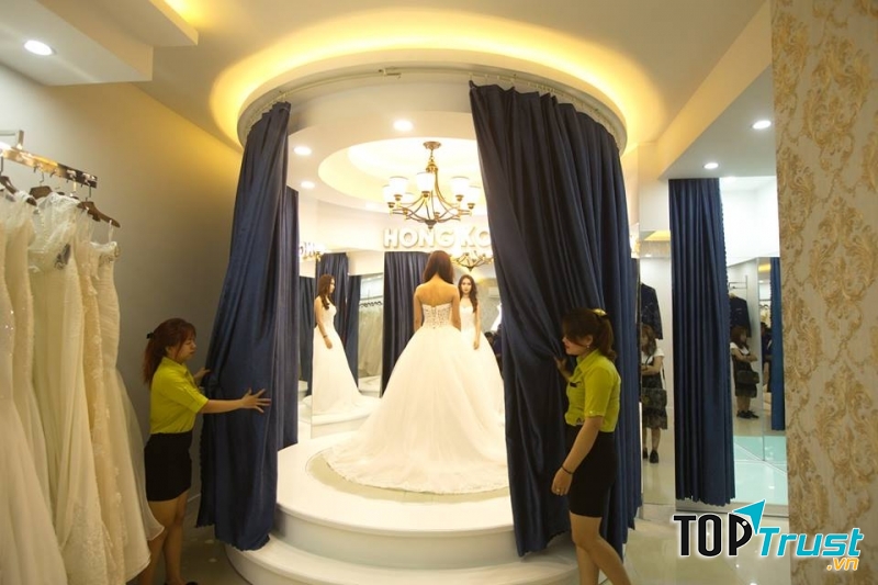 Phòng thử váy cưới tại Hongkong Wedding.
