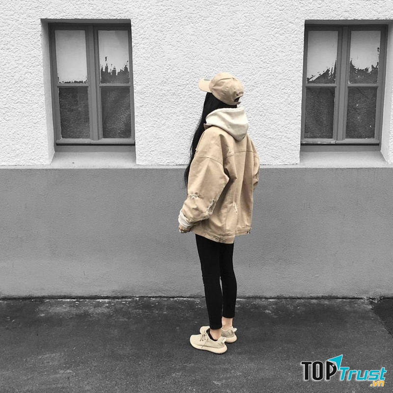 Thêm một số phụ kiện giày, mũ khiến bạn trẻ trung, năng động hơn