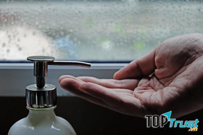 Hộp đựng xà phòng ở nơi công cộng mang theo mầm bệnh