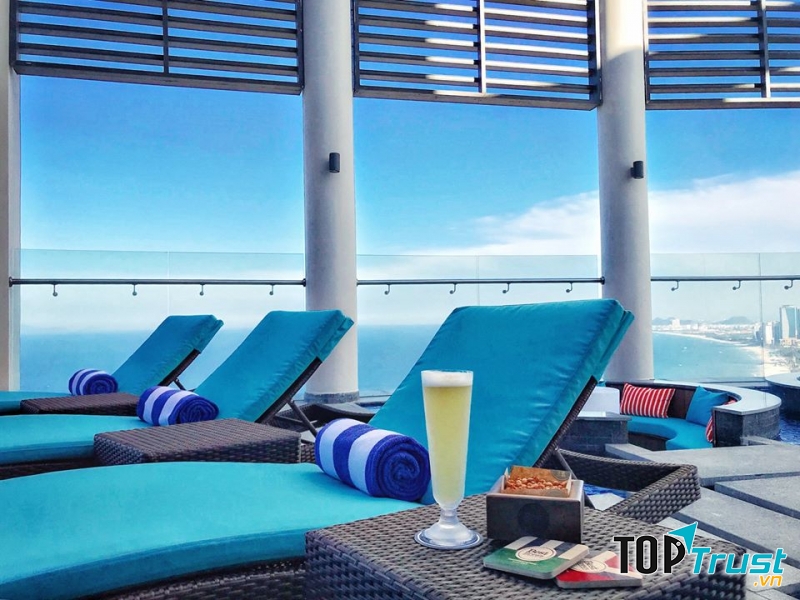 Horizon Bar