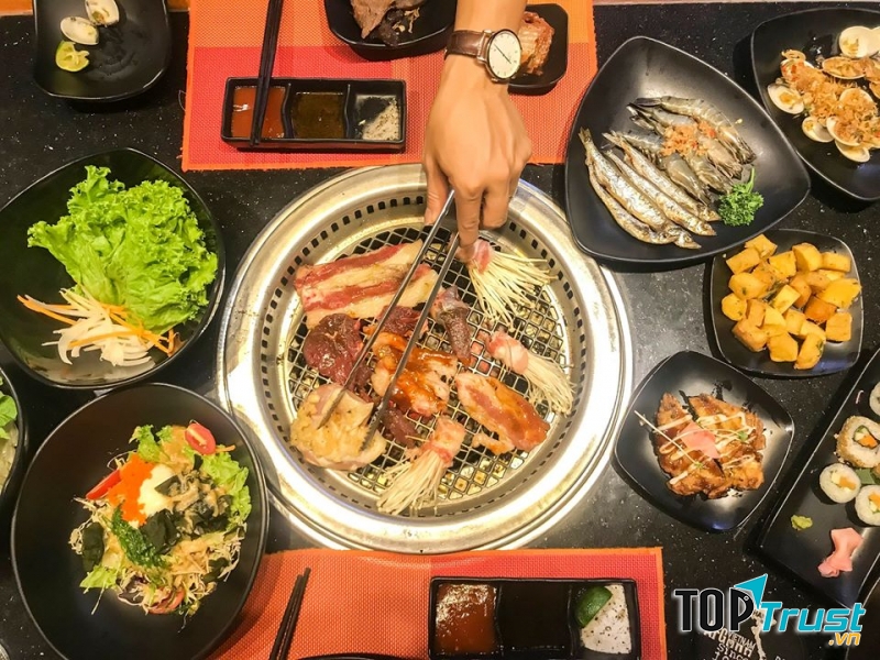 Nhà hàng Hot N Tasty