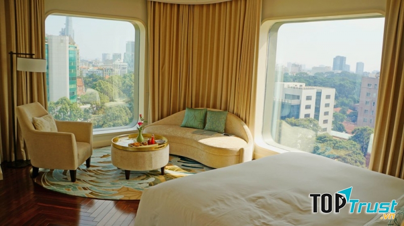 View từ phòng ngủ của khách sạn rất đẹp và sang chảnh