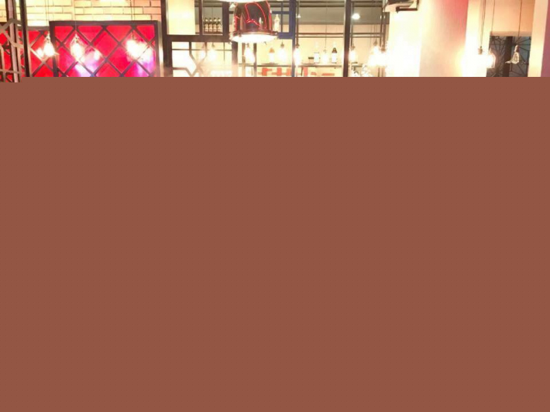 Thực khách tại nhà hàng