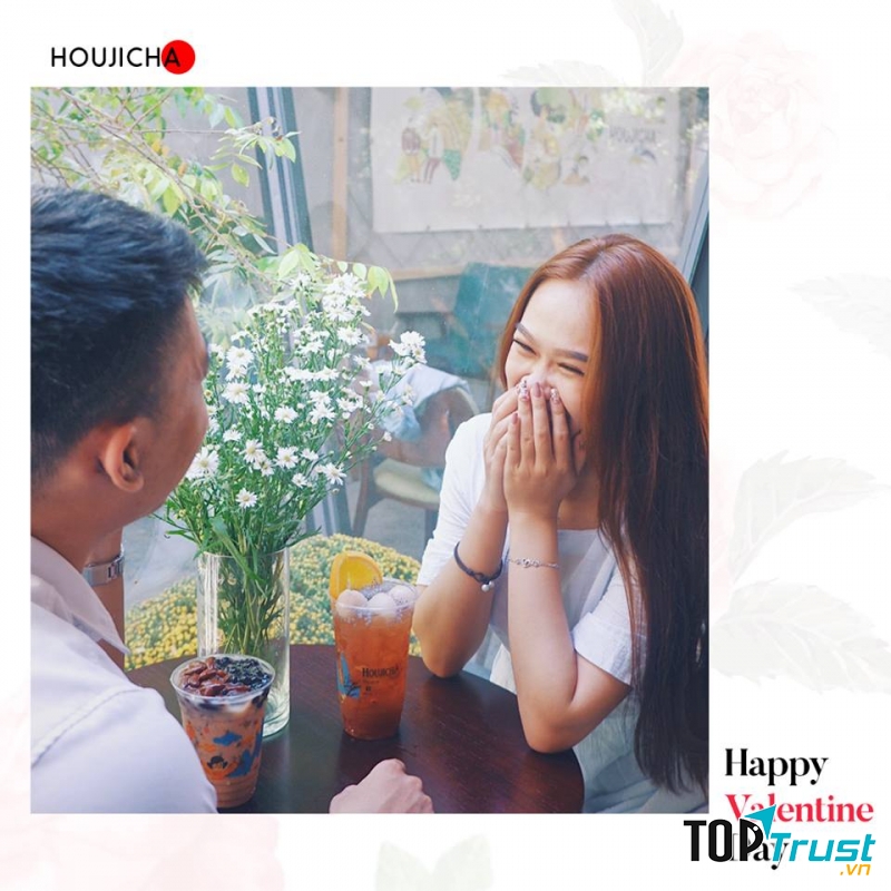 ﻿Houjicha - Trà Sữa Rang Nhật Bản luôn là điểm đến yêu thích của tất cả mọi người đặc biệt là vào những ngày kỷ niệm quan trọng đấy