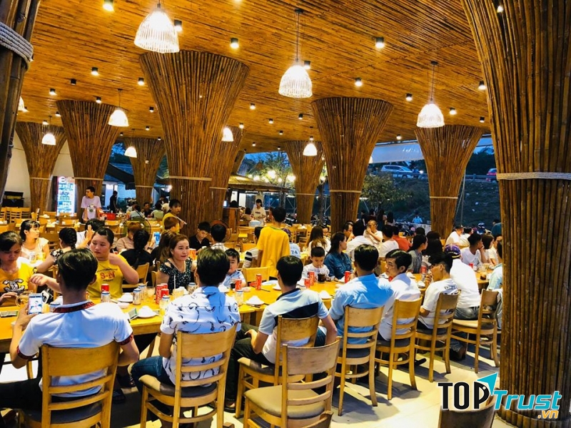 Nhà Hàng Cánh Đồng