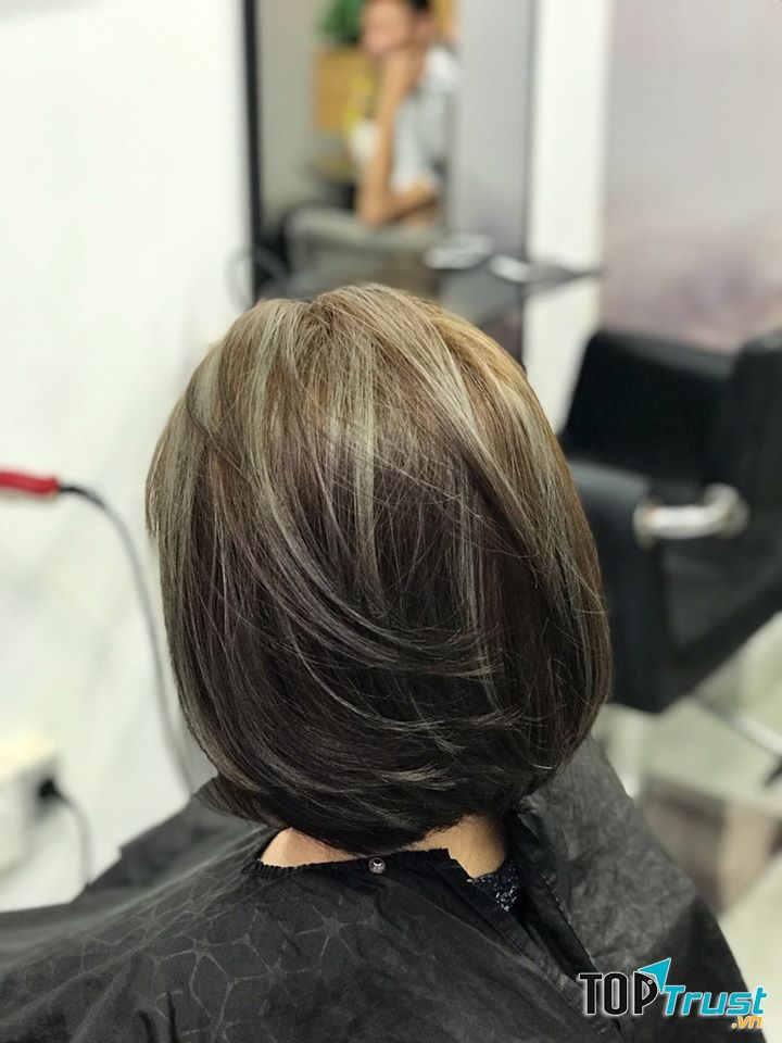 Hair Salon Nhật Lợi