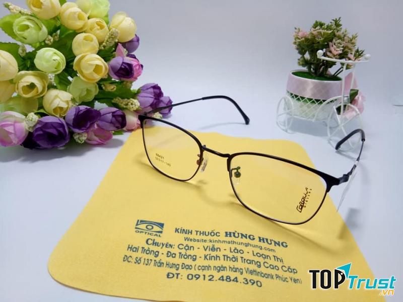 Kính mắt Hùng Hưng