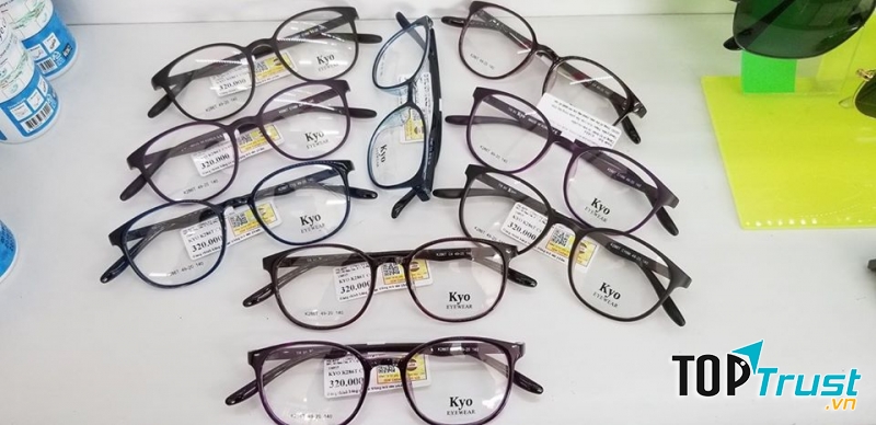 Kính mắt Bạch Mai