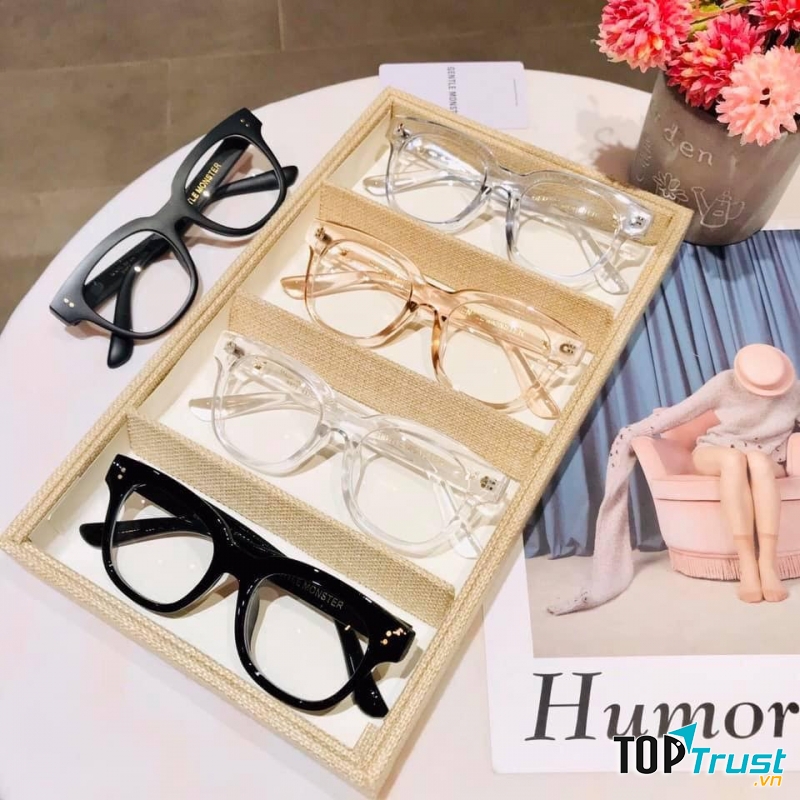 Kính thuốc 48 Tràng Tiền