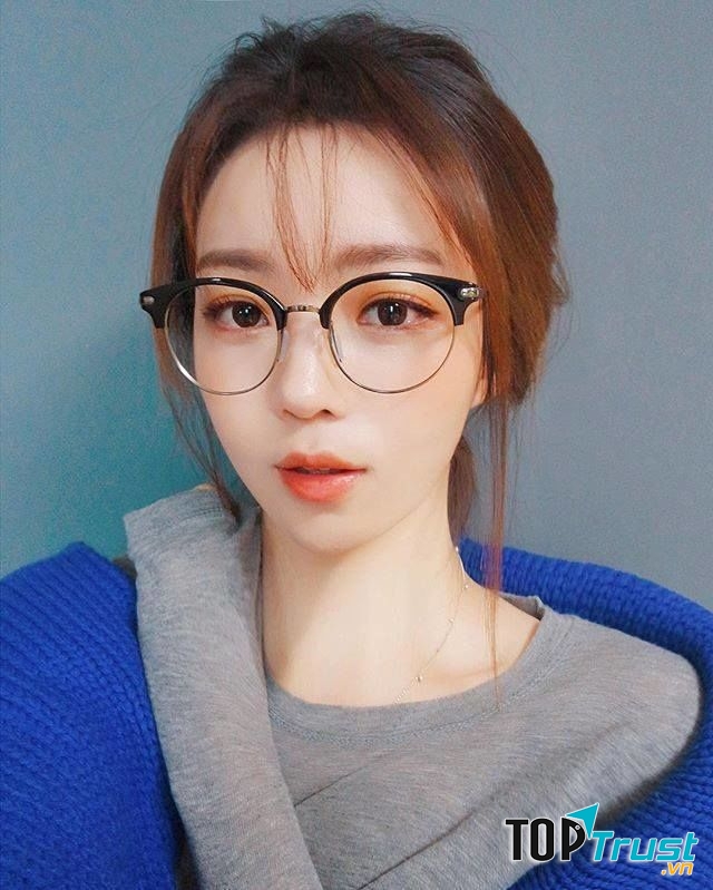 Kính thuốc Thành Vân