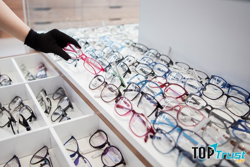 Kính thuốc Tràng Tiền