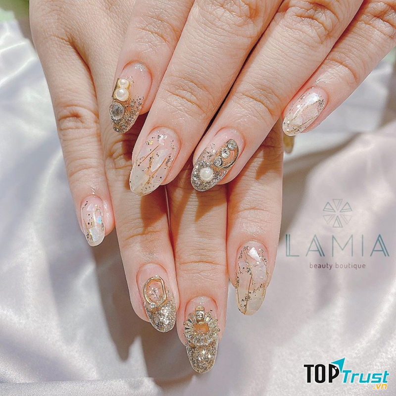 LAMIA Beauty Boutique