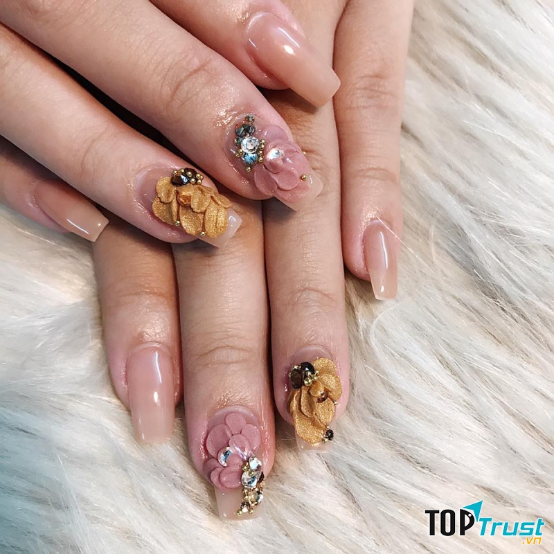 Lili Nail