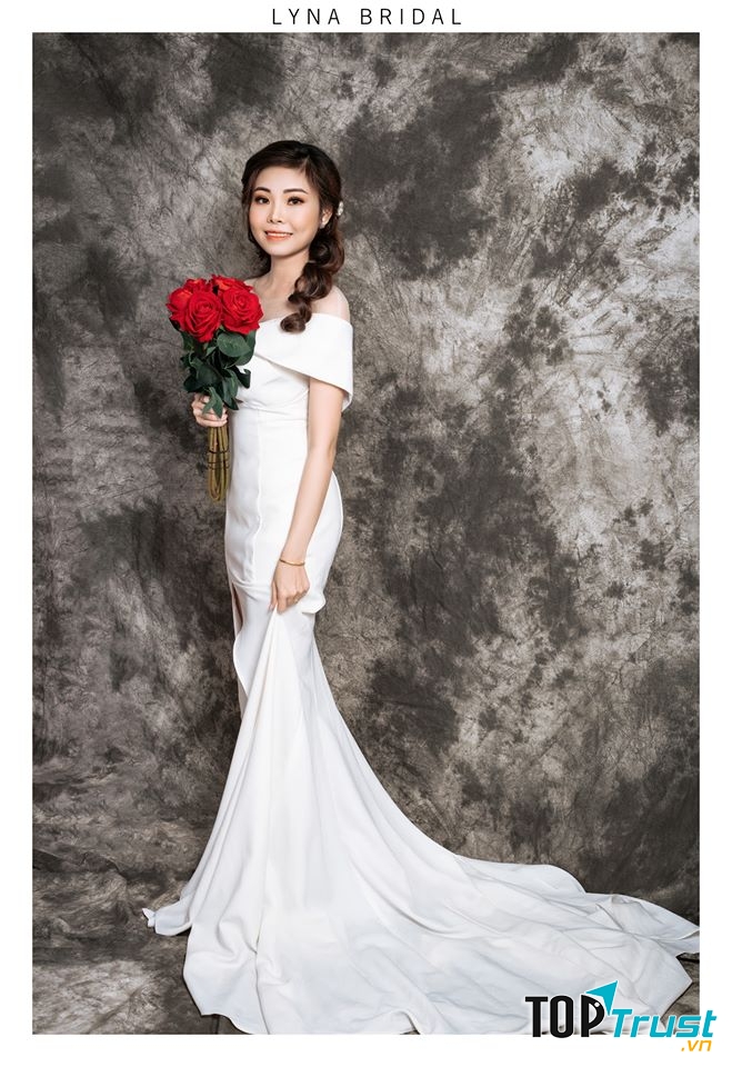LYNA BRIDAL