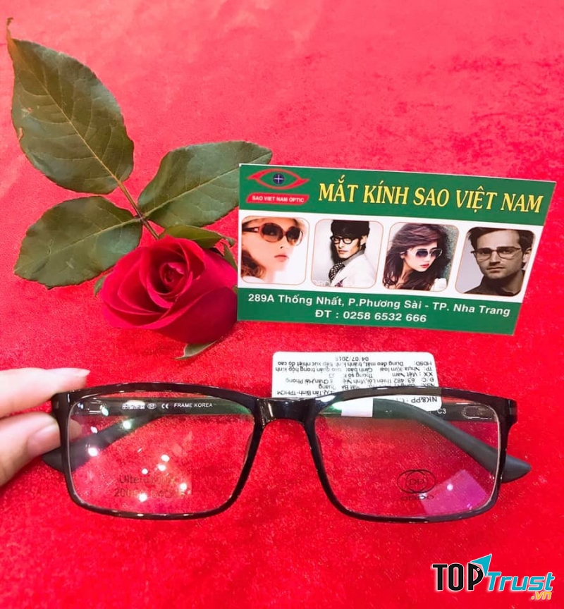 Mắt kính Sao Việt Nam