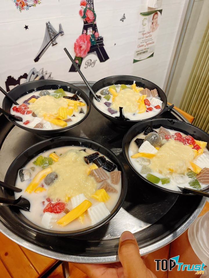 Chè Thái Ngân Huỳnh