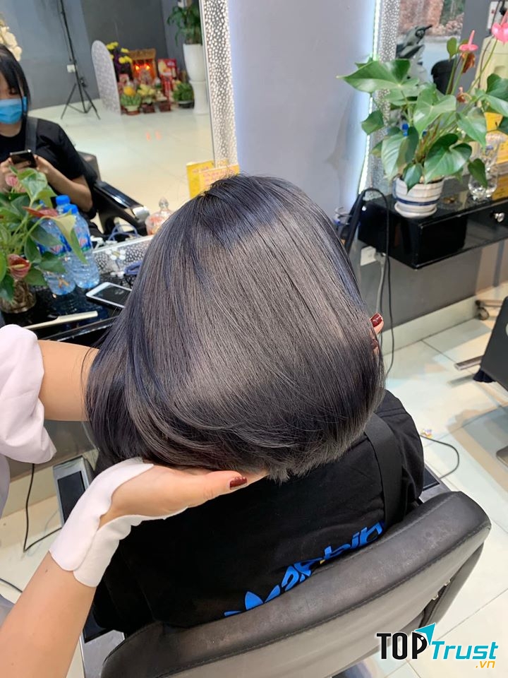 Tuyến Nguyễn Hairdressing