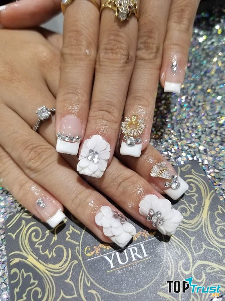 YURI Nails