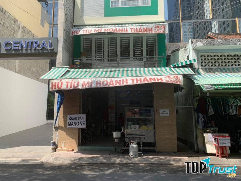 Quán khá tươm tất, sạch sẽ.