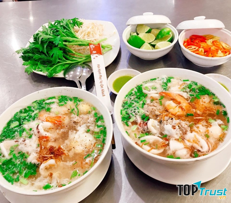 Hủ tiếu mực ông già Cali