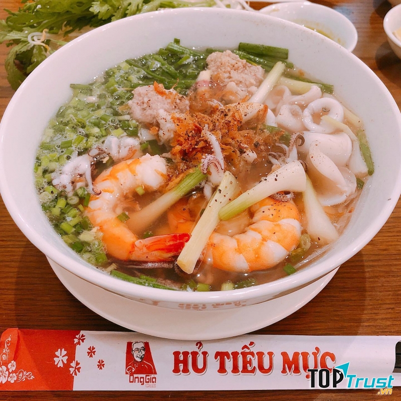 Hủ tiếu mực