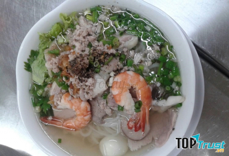 Tô hủ tiếu Nam Vang thơm ngon, hấp dẫn tại quán Ngọc Ngân