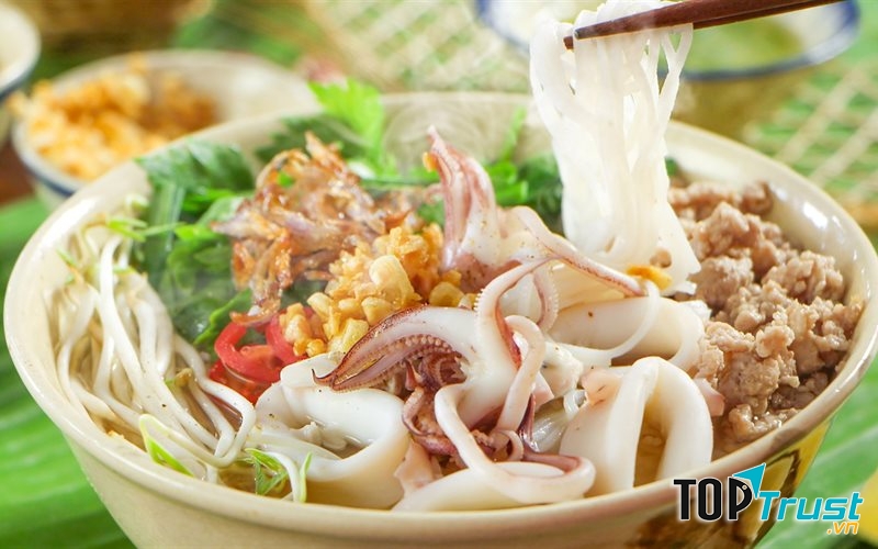 Hủ tiếu mực