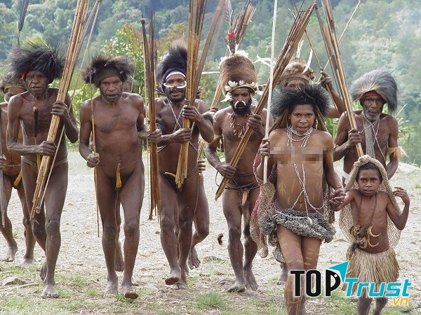 Hủ tục ăn thịt người