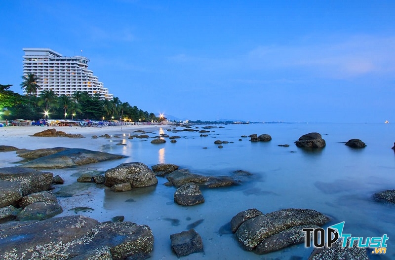 Hua Hin Beach trong buổi chiều tà