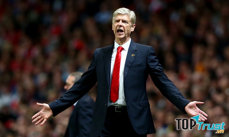 Arsene Wenger (8,9 triệu bảng/ năm)
